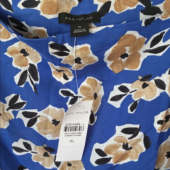 Ann Taylor Blue and White Puff Sleeve Blouse - Picture 4 of 5